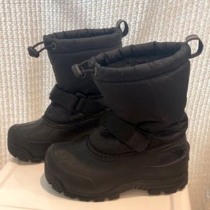Boy’s Snow Boot!!! Size 12!